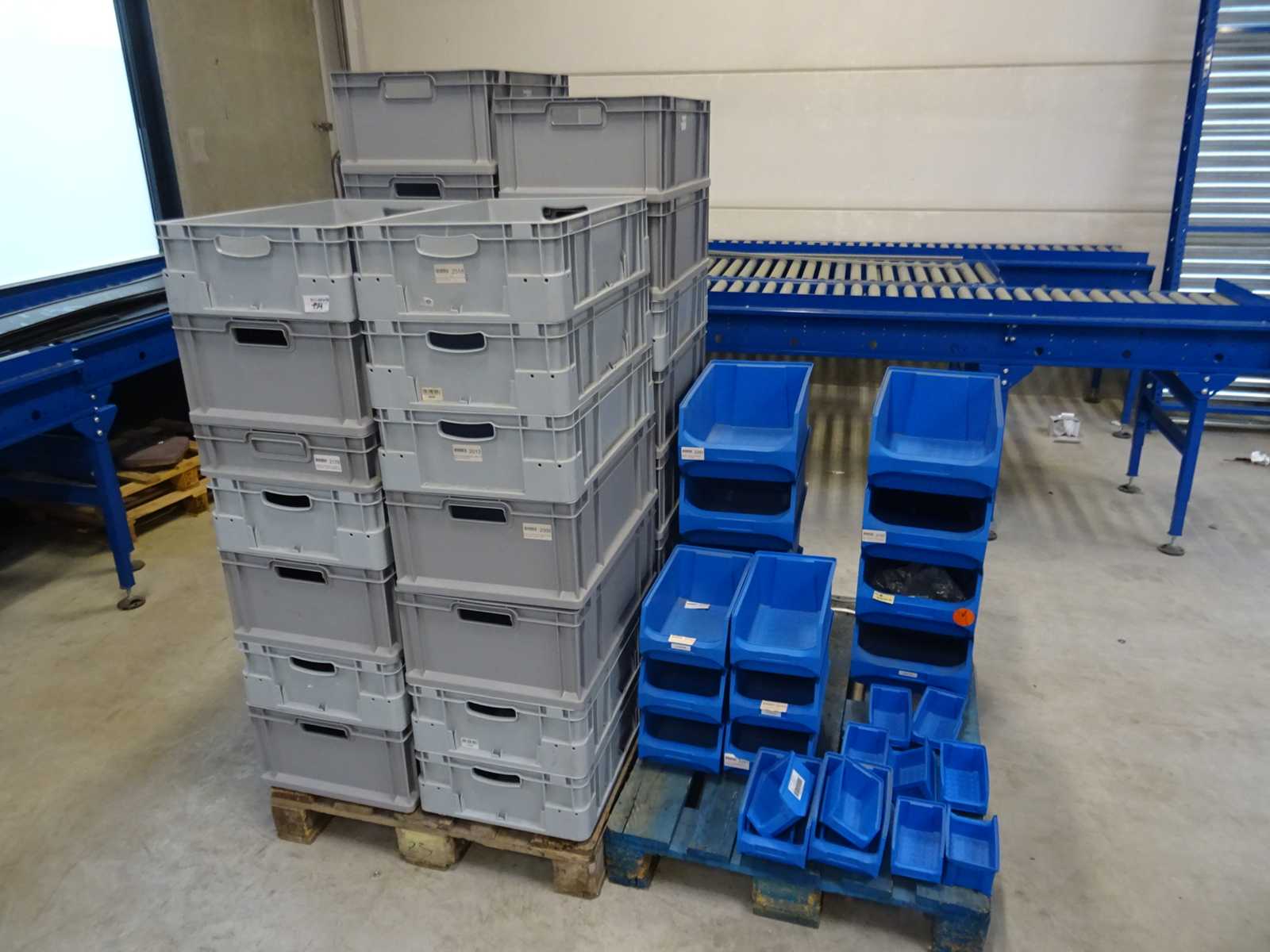 – Warehouse bins and crates (54x)