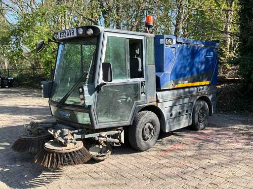 Schmidt Swingo Compact Sweeper 200 2012 Sweeper automoteur