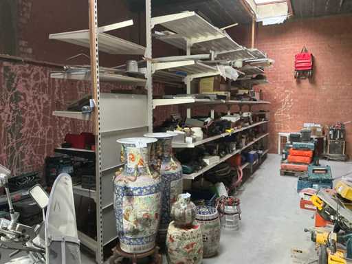 Opbergrek met inhoud