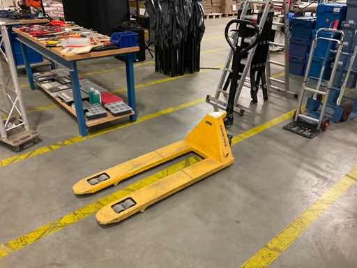 Total source pallet truck