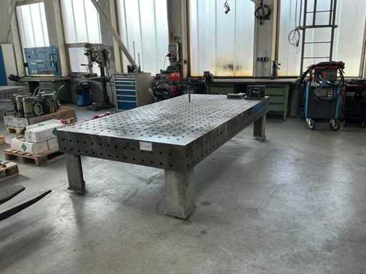 Welding table