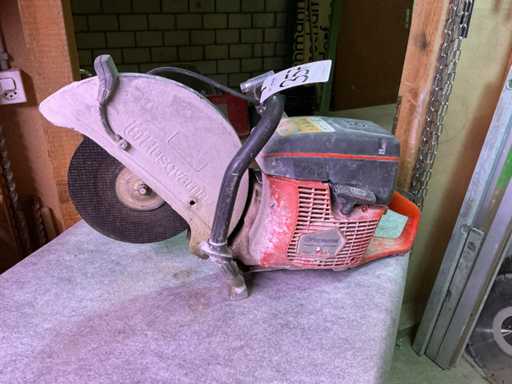 Ma?in? de t?iat piatr? Husqvarna