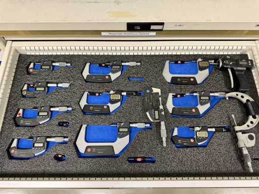 MITUTOYO Un ensemble de micromètres