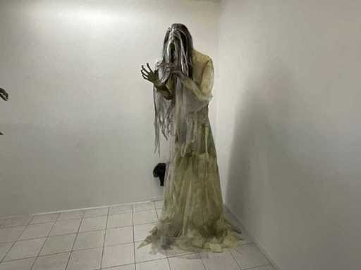 Zombie animatronico di Halloween