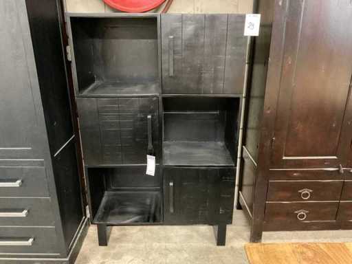 Storage cabinet