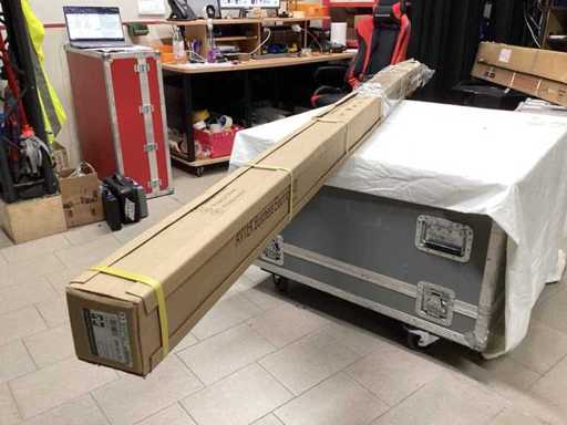 AVTEC - Projectiescherm 1EVE46 240 x 200 (