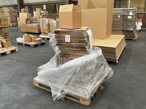 Różne kartonowe pudełka