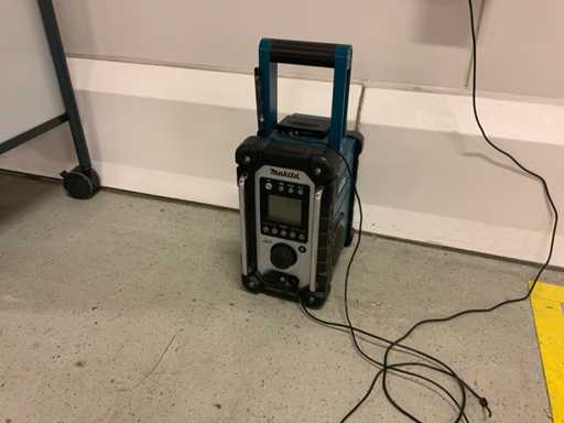Makita DMR107 Bauradio