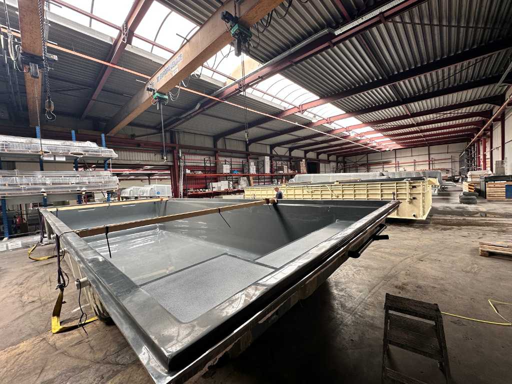 Inbouwzwembad 11m x 4m x 1m50 composiet materiaal