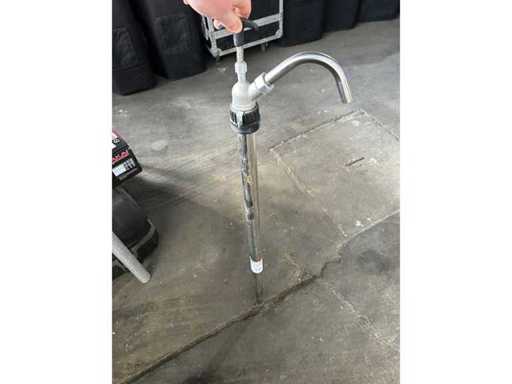 Handpomp voor 200L vaten