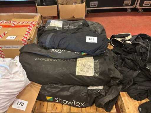 Verschiedene Flanellhemden, 3,95 m hoch,