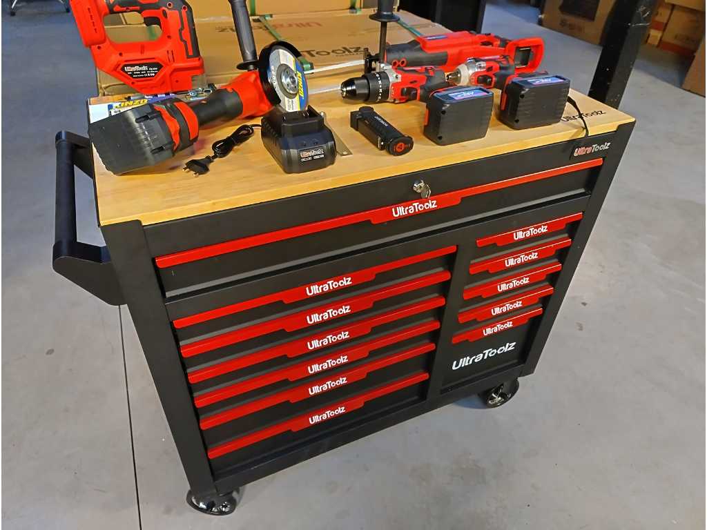 Ultra Toolz - 12/11 - power tools - Tool trolley