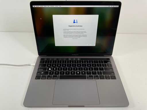 Apple MacBook Pro 13.3", Core(TM) i7 8th Gen, 16 GB RAM, 251 GB NVMe Laptop