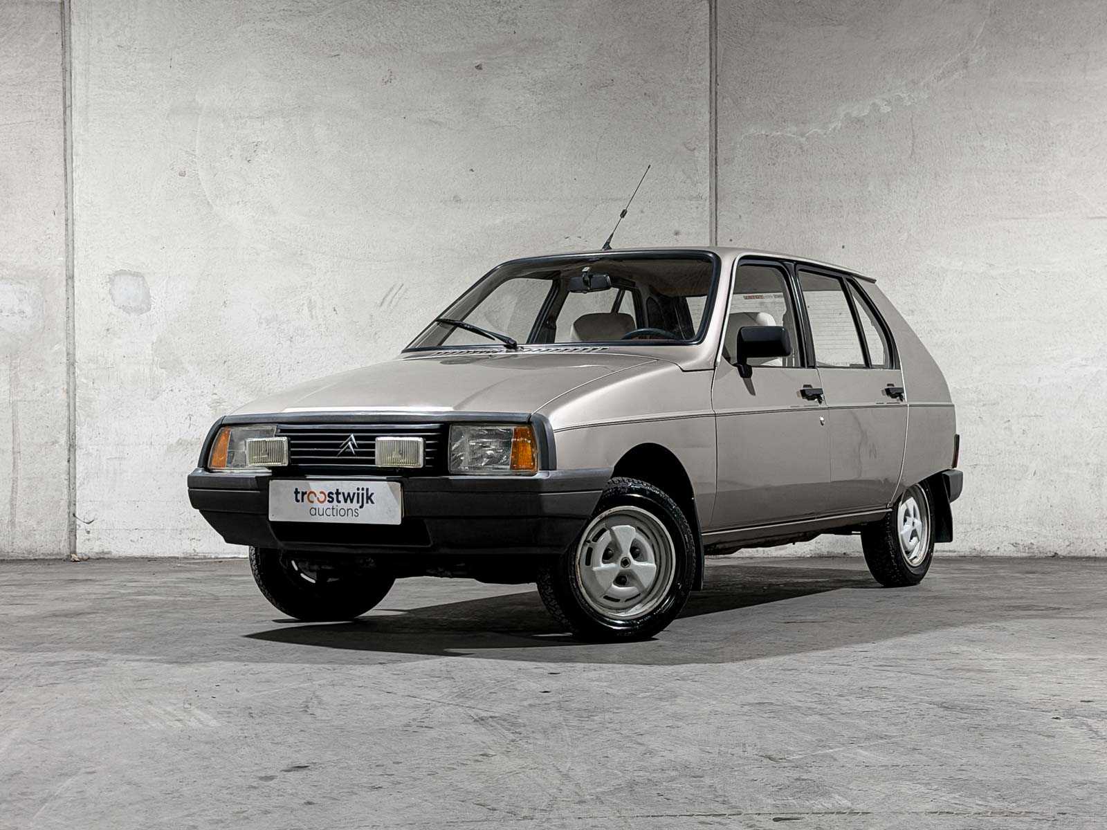 Citroen Visa 2-cyl 0.7 32hp 1984, J-692-DP