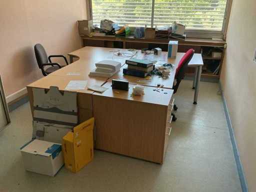 Desks (2x)