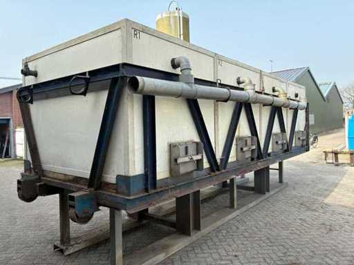 Fischtransportbehälter mit Hakenlift