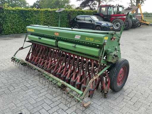 Hassia DU100 hydraulic seeder