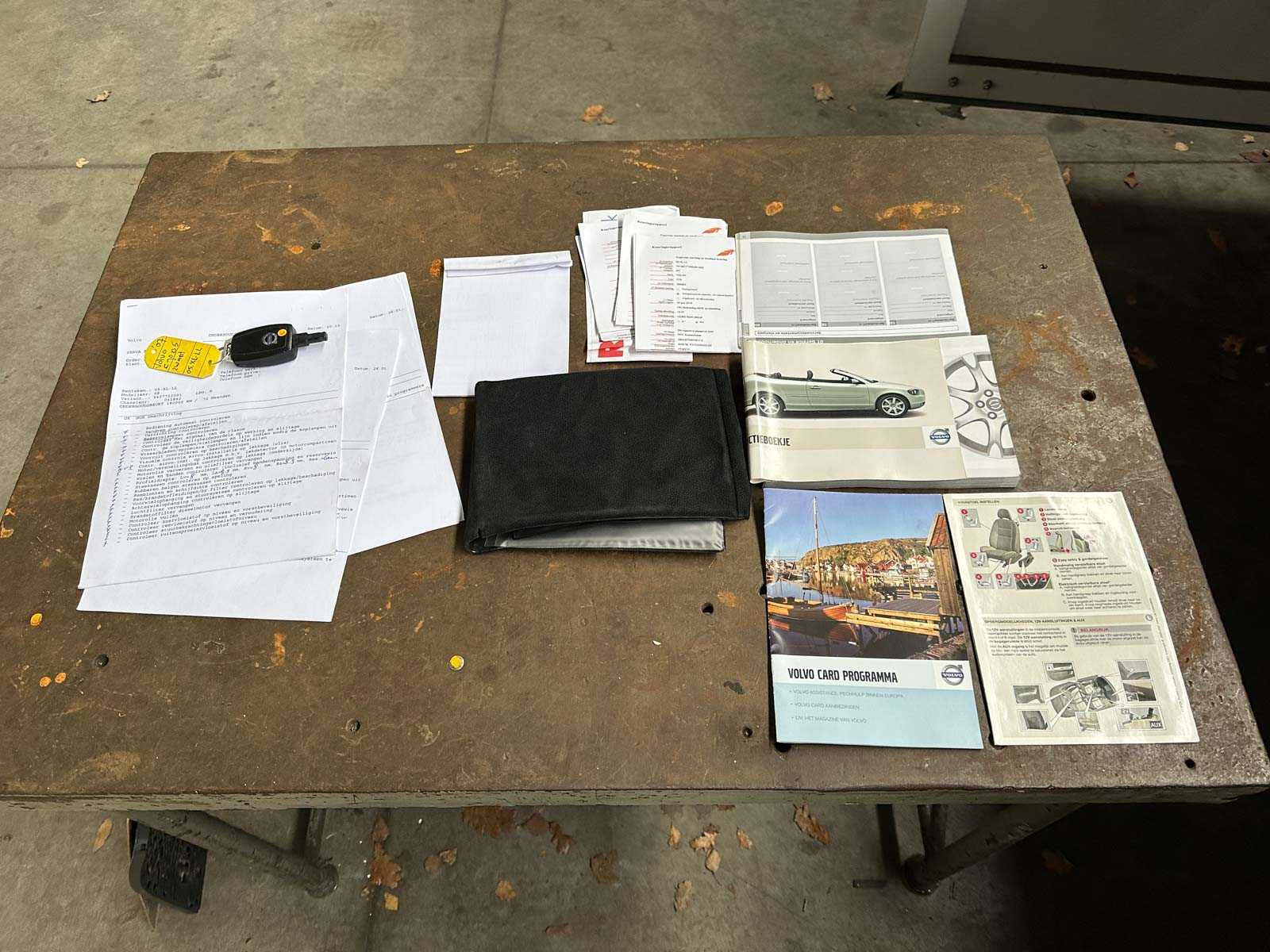 Volvo C70 Convertible 2.4 D5 Momentum 177hp 2007, 05-XL-LL