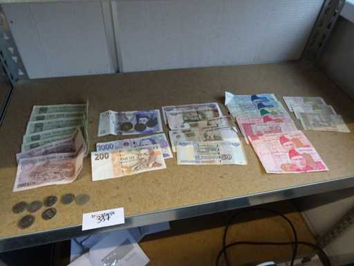 Lot de devises étrangères