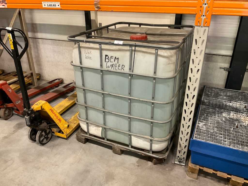 IBC vrac container cu apă demineralizată