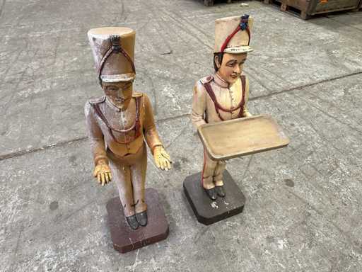 Houten beeld huzaar (2x)