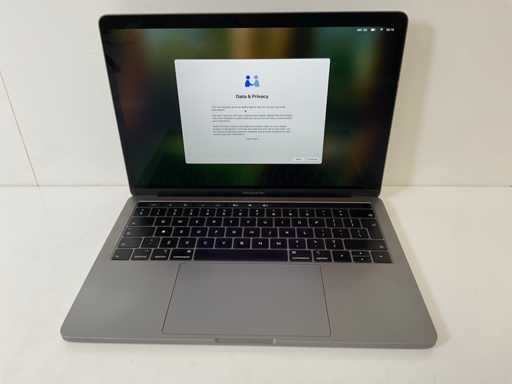 Apple MacBook Pro 13", Core(TM) i5 8ª generazione, 16 GB di RAM, 256 GB NVMe Laptop