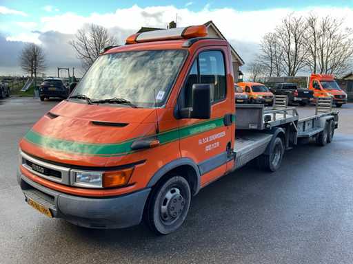 Bedrijfswagen met oplegger