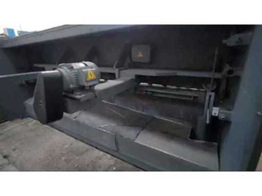 8c975600-a549-453d-98f3-c7db2a74ffe9.mp4