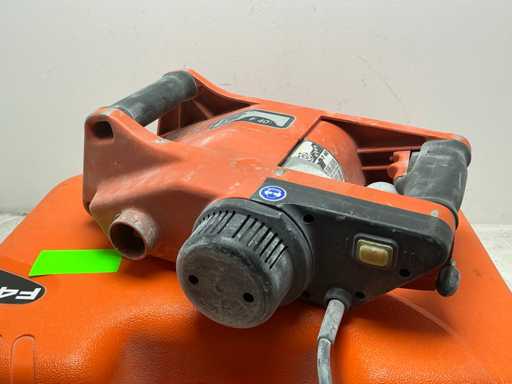 T?ietorul de fante pentru perete Spit F40 2010