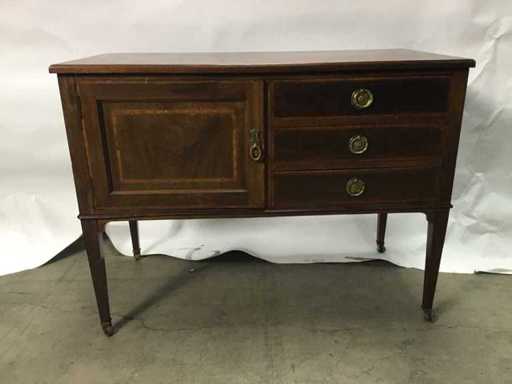 Antyczny mobilny stolik do herbaty