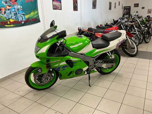 Kawasaki Ninja ZX600R Motorrad
