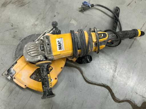 Dewalt DWE4579 Angle grinder