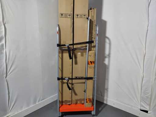 Rolcontainer met diverse producten