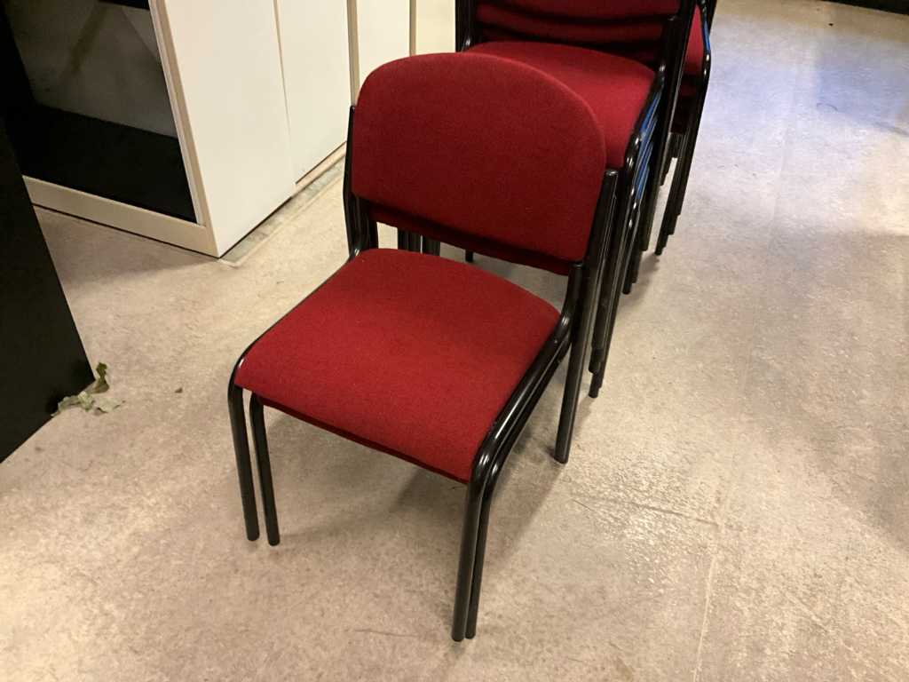 13 chaises empilables modèle K622