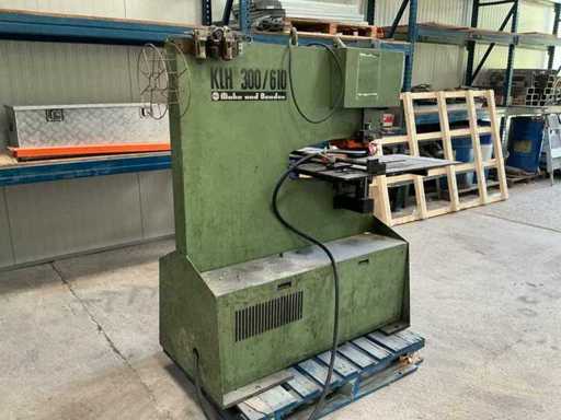 Mubea KLH 300/610 Ponsmachine