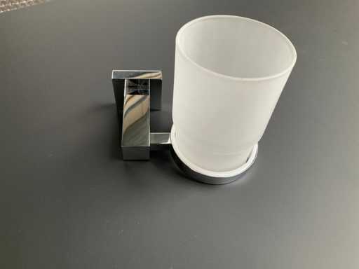 Wall toothbrush holder