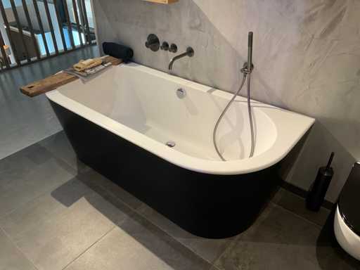 Xenz – Halbfreistehendes Bad 180 x 80 cm