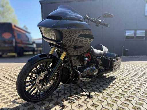 HARLEY-DAVIDSON Road Glide Custom Bagger - Screamin‘ Eagle 131 Stage IV - CVO-Optik - US-Import