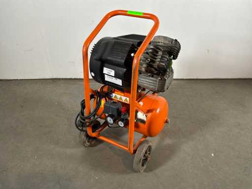 2016 Fiac FV 304-20 Compressor 400/20L