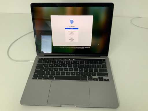 Apple A2251 13-calowy laptop MacBook Pro MWP52N/A