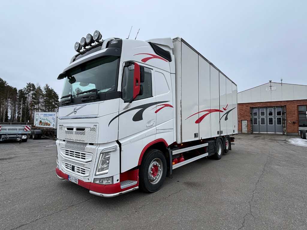 Volvo FH 12.8 truck with insulated closed body (2016)