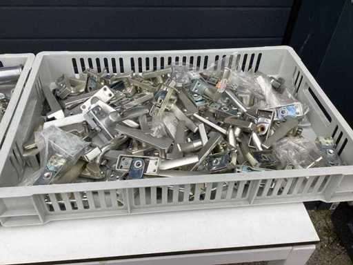 Lot de accesorii pentru uși livrate în 2 lăzi