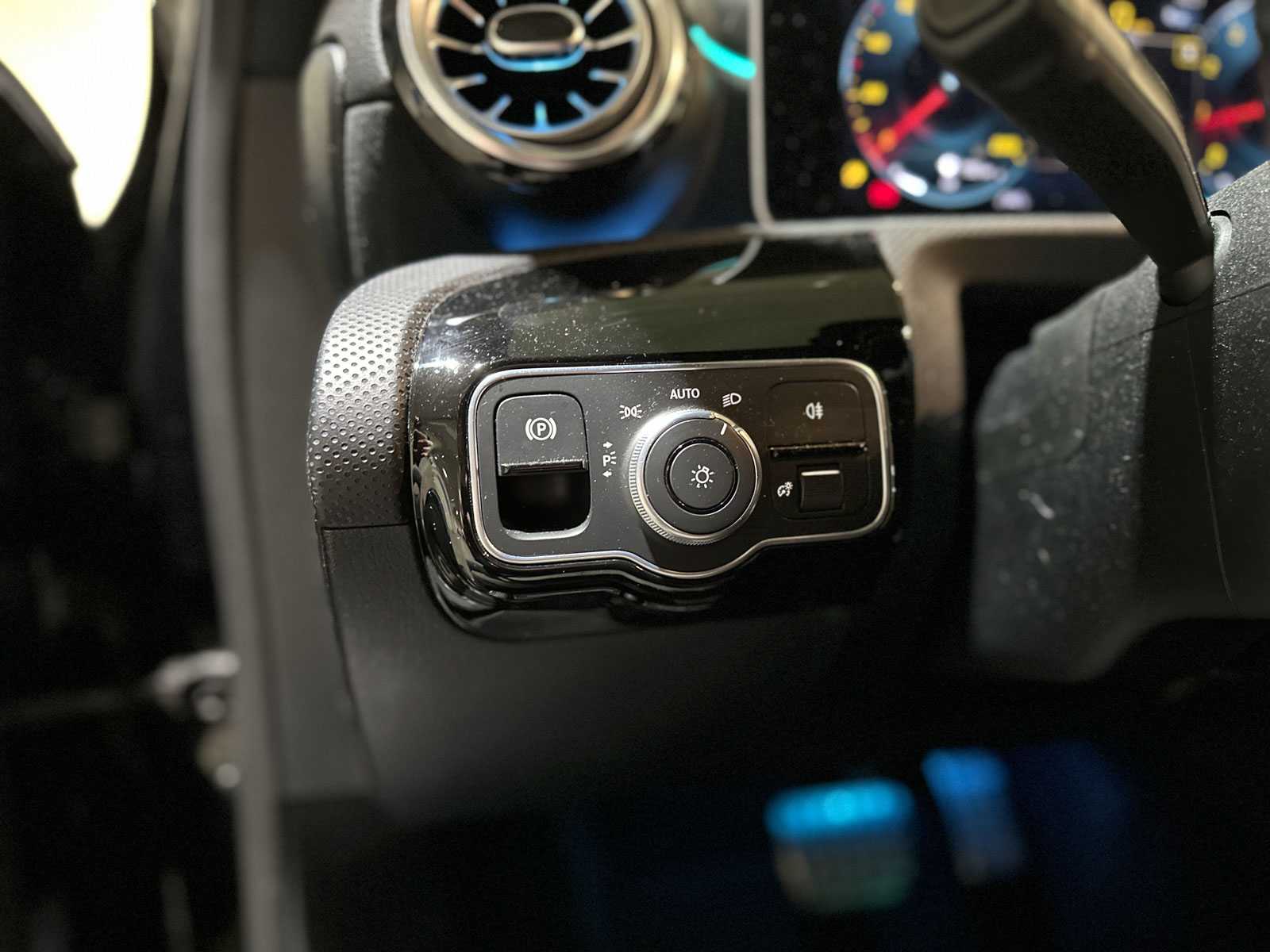 Mercedes-Benz A200 Business Solution AMG A-klasse 163pk 2020 (Origineel-NL), J-049-DZ