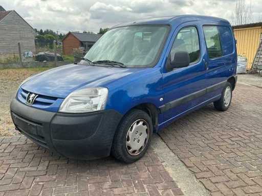 Camion léger à essence Peugeot Partner