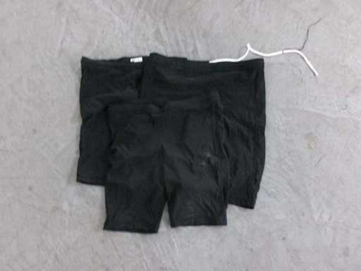 Pantaloni scur?i AT, folosi?i (MR) (115x)