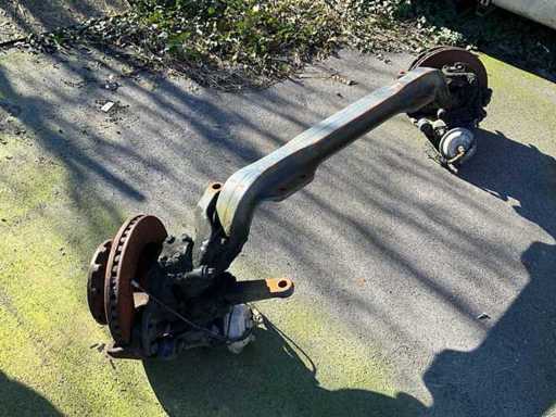 Iveco Vrachtwagenas vooraan