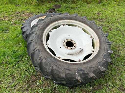 Pirelli TM300S - 13.6R36 tractor tire on rim (2x)