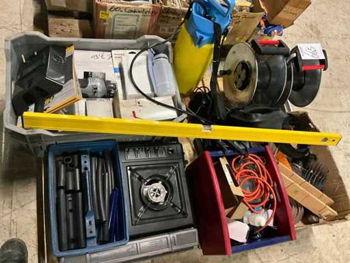 Palety Różne materiały budowlane