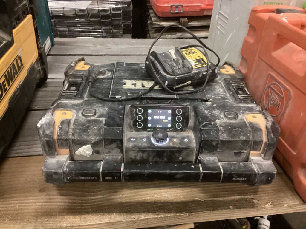 DeWalt DWST1-81078-QW Radio