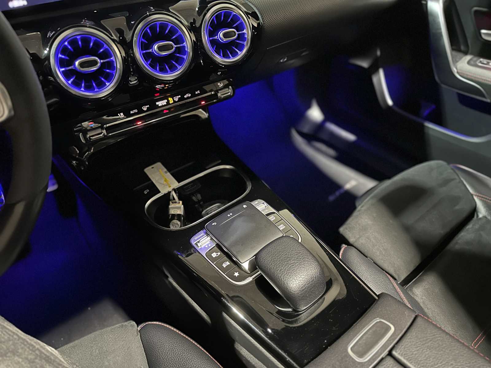 Mercedes-Benz A250 AMG Premium Plus A-class 224hp 2019, P-962-GR